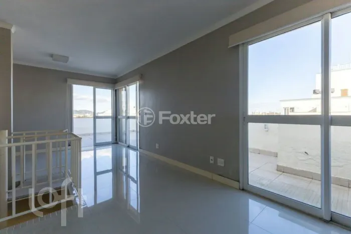 Apartamento à venda em Vila Nova com 134 m², 3 quartos, 1 suíte, 2 vagas