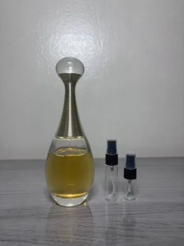 Fração de 5ml do perfume JAdore.