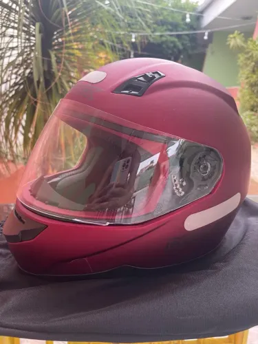 CAPACETE SEMINOVO - EXCELENTE ESTADO DE CONSERVAÇÃO