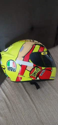 Vendo capacete agv original número 58 .Passo cartão