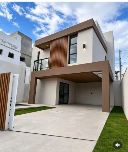 Casa na praia de Carapibus, avenida que dá acesso à praia, Jacumã-Conde-PB 