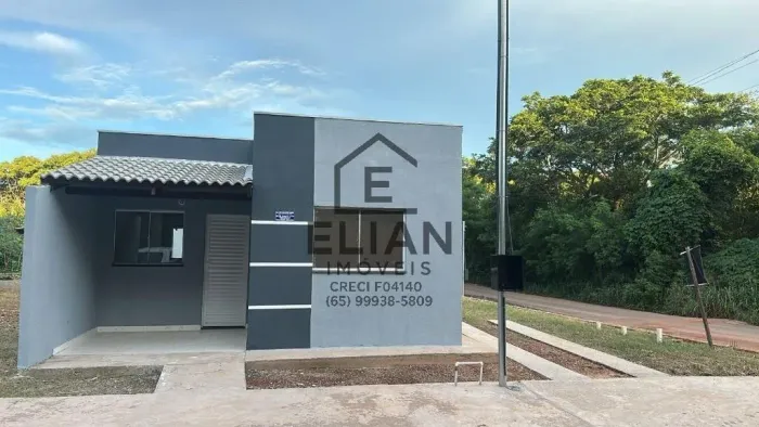 Casa à venda em localização privilegiada em na cidade de com 02 quartos e 2 vagas de garag