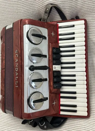Sanfona Acordeon Scandalli 80 Baixos Original
