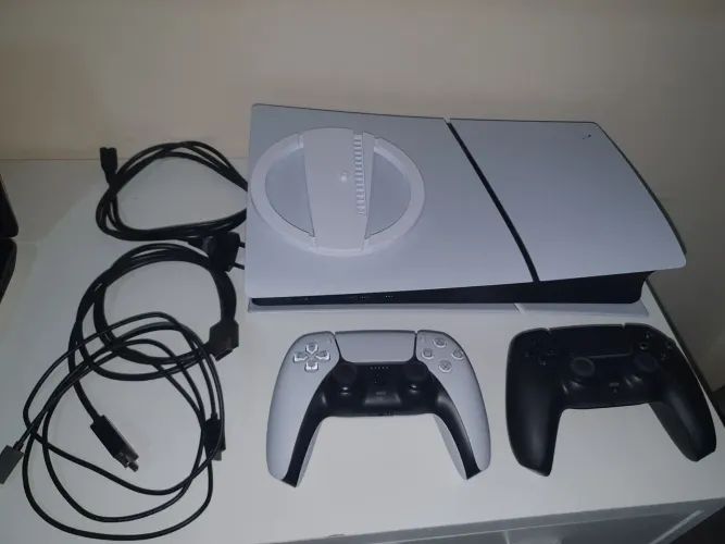 PS5 Slim mídia digital! 2 meses de uso