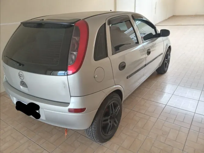 Chevrolet Corsa Hatchback 1.8 MPFI Flexpower 8V 5P 2004