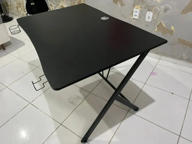 Mesa de escritório preta
