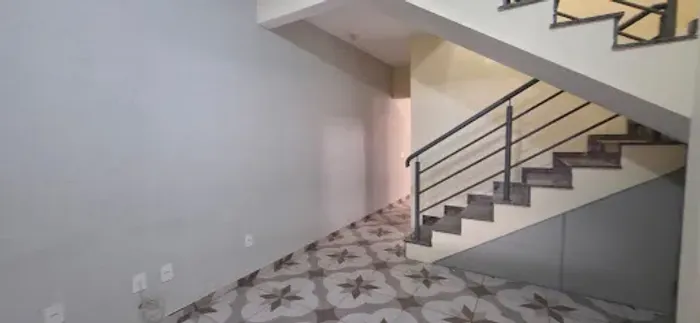Casa com 3 dormitórios para alugar, 135 m² por R$ 3.110,00 - Residencial São Victor - Várz