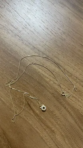 Colar de ouro feminino