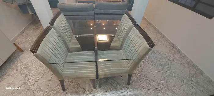 Mesa de jantar 4 lugares