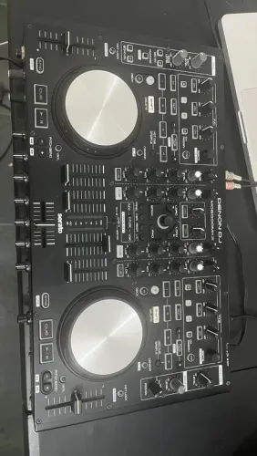 CONTROLADORA DENON MC6000 MK2 PERFEITA! RARO ENCONTRAR ASSIM!