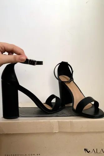 Sandália Ala Salto Grosso Suede Feminina - Preto