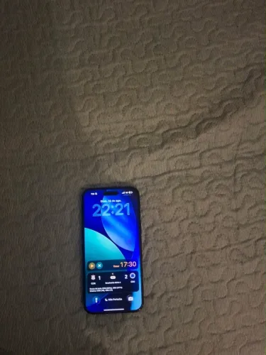 Vendo iPhone 16 plus sem detalhes