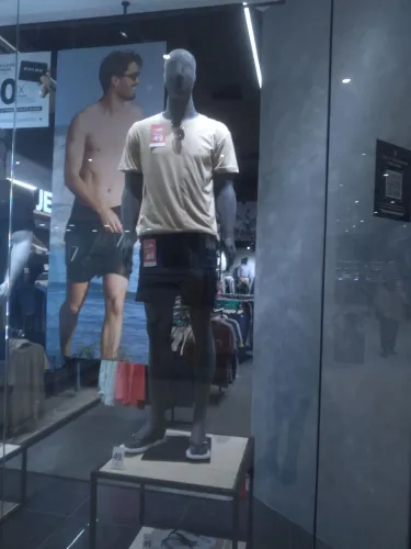 Manequim masculino griffe