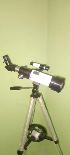 Telescópio astronômico refrator profissional