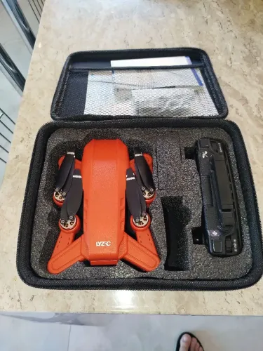 Vendo drone L 900 pro Max se com alguns arranhões de queda mais funcionando normalmente
