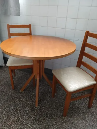 Mesa de 4 cadeiras