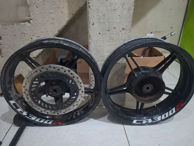 Rodas CB300R 2010