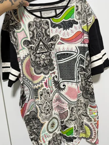 Blusa Triton estampada, tamanho GG, nunca usada!