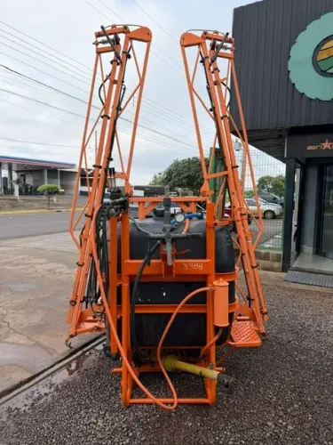 Pulverizador Jacto Automático