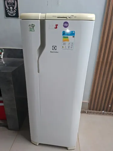 Venda de uma geladeira usada 