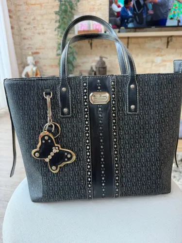 Bolsa Victor Hugo com chaveiro