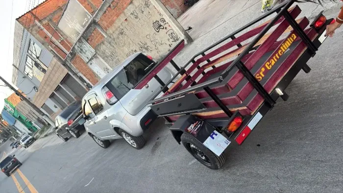 Frete com Carretinha - Transporte de Móveis e Motos