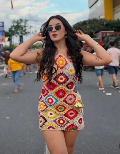 Vestido floral crochê