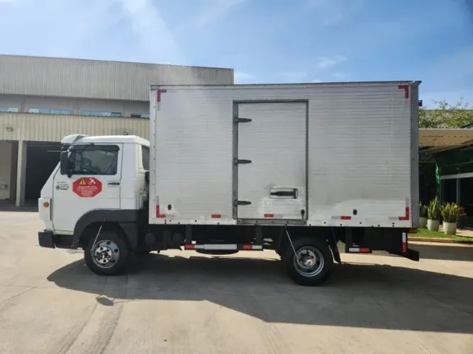 CAMINHÃO VW 9.160 DRC 4X2 - ANO 2012/2013 - DIESEL