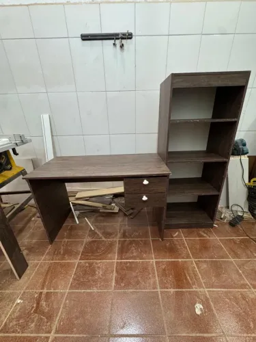 Mesa com armario