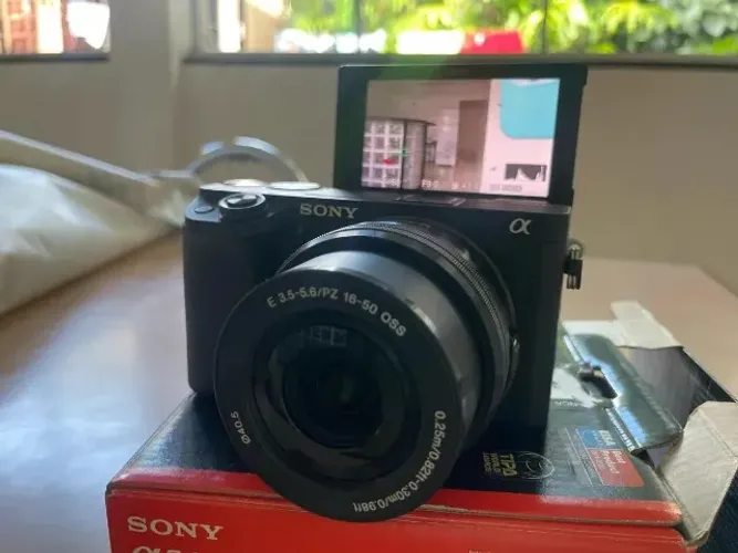 Sony A6400 + 16-50mm (mesma alpha 6400) câmera mirrorless, só falo whats, não falo olx