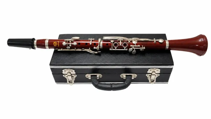 Clarinete Bugobot Dó 13 Chaves Impecável Boquilha Americana Sapatilhas muito boas Estojo