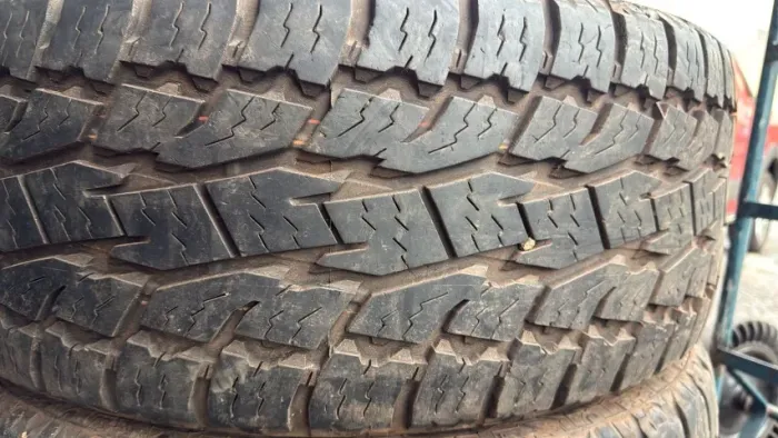 Pneu 265/50/20 Toyo 90 % Vida