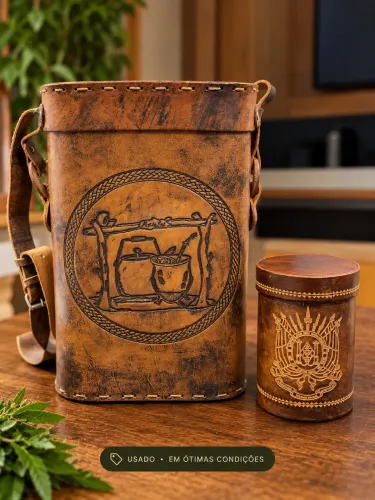 Mateira em Couro com Porta Erva Mate, Estilo Gaúcho