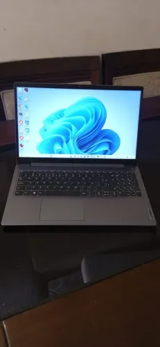 Notbook lenovo ideapad 3 (SEMINOVO E SEM CARREGADOR)