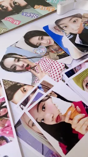 Polaroides Personalizável 7x9cm Laminação holográfica e brilho.