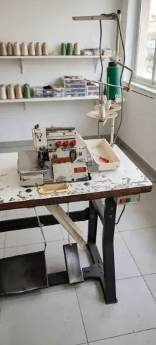 Máquina de Costura Overloque Industrial Nissim