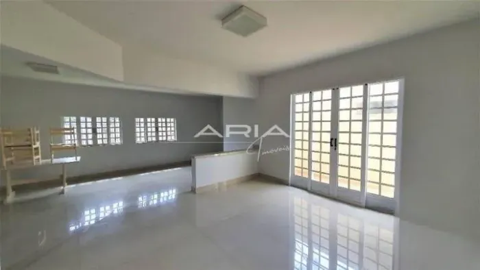 Casa à VENDA no Jardim Hedy, zona Oeste, Londrina - PR.
