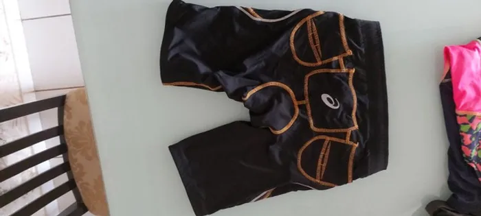 Short para triatlhon Marca Ascis