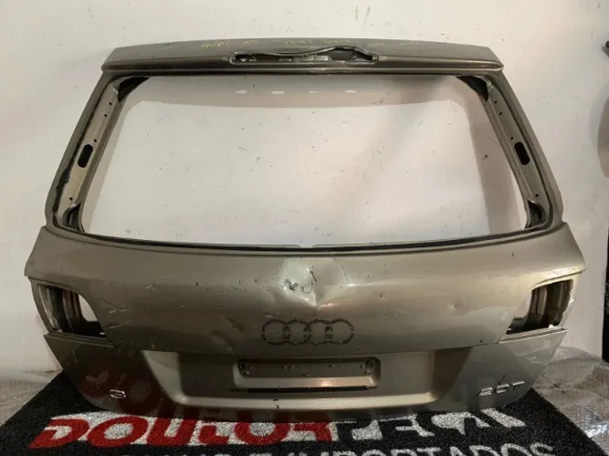 Tampa Traseira Audi A3 Sportback 2008 A 2012 c/detalhe 