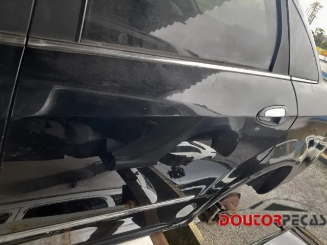 Porta traseira esquerda Fiat Linea 2011