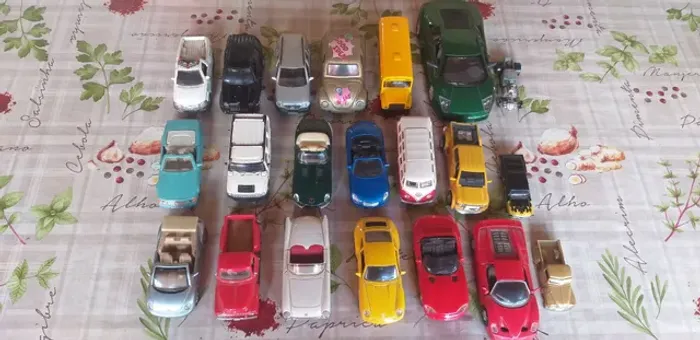carrinhos miniatura