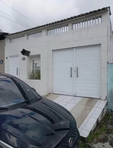- Casa na Madre Deus