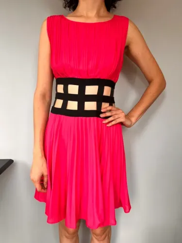 Vestido BCBG Pink com Cinto Preto
