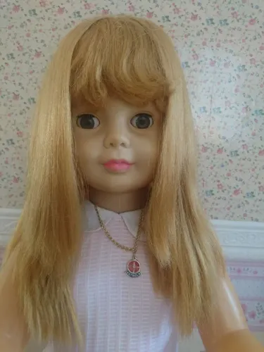 AMIGUINHA apenas a boneca