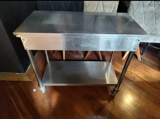 Mesa de aço inox para restaurante, cozinha ou lanchonete