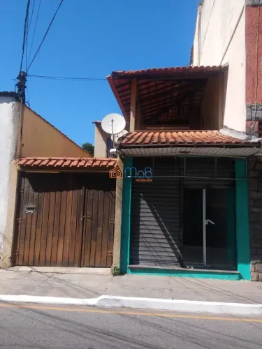 Duplex amplo com ponto comercial a venda na Imbetiba