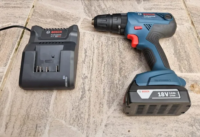 Parafusadeira/Furadeira Bosch GSR 180-Li 18V 2.0Ah