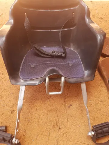 Vendo 2 cadeira de bicicleta para crianças unissex