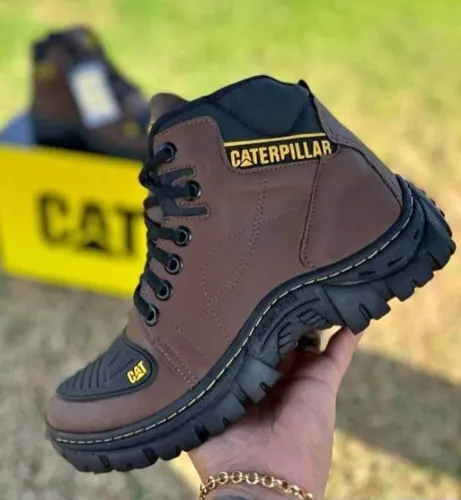 Bota Cat