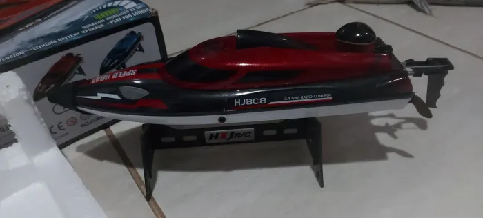 Barco de controle remoto H8JC8